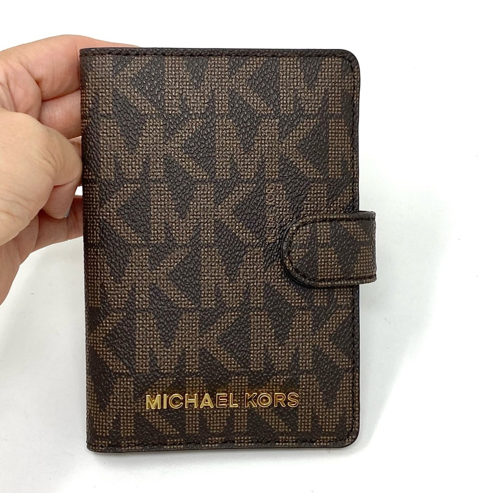 NWT Michael Kors Passport